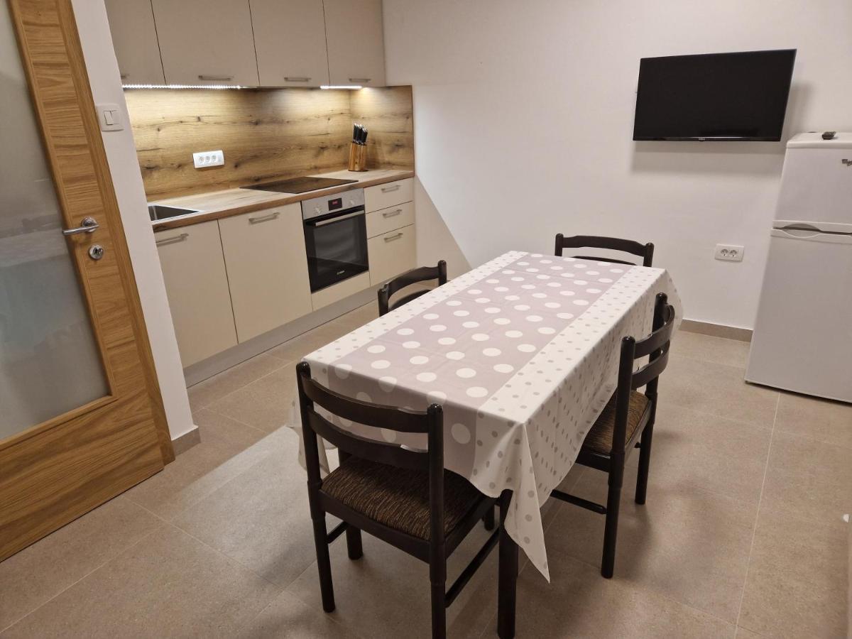 Apartments Cerovic Malinska Extérieur photo